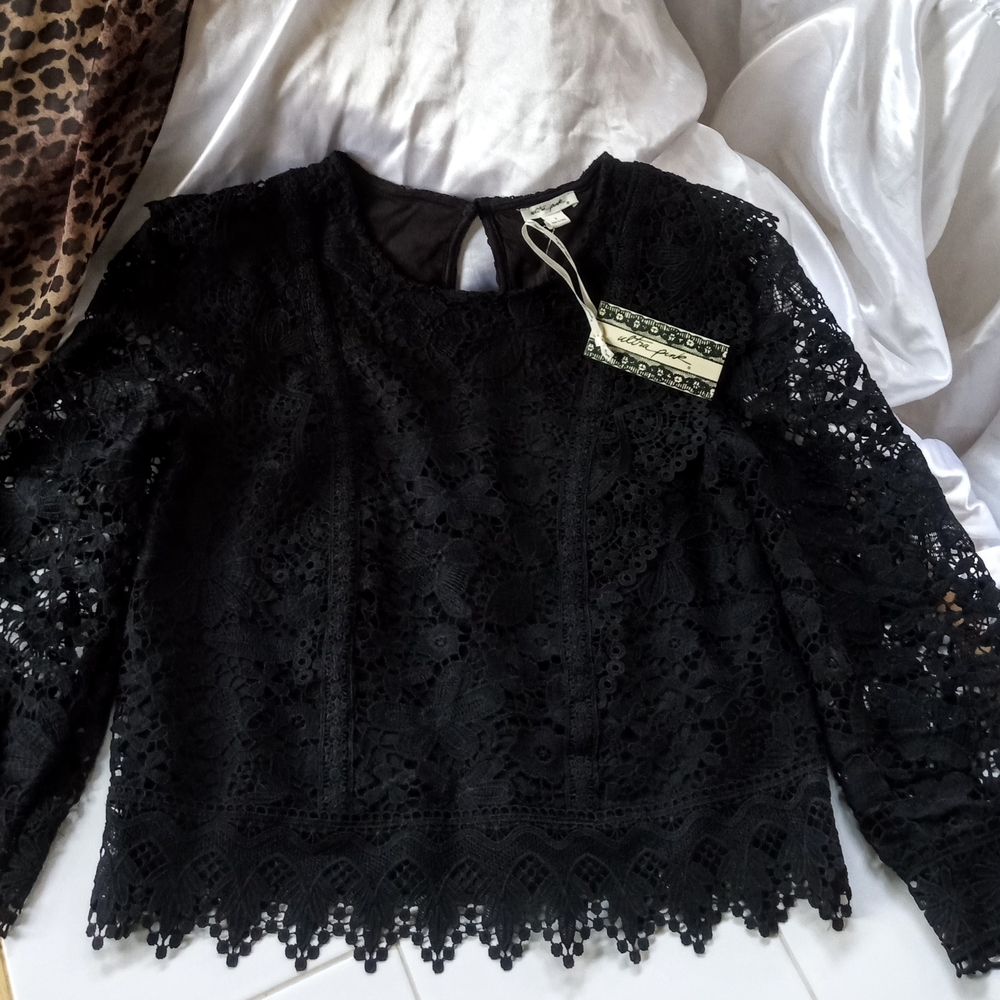 Ultra Pink Elegant Black Crochet Blouse - Picture 8 of 8